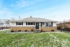 37 E Meadowlawn Blvd, Seven Hills, OH 44131 - Front Exterior