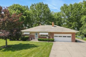 4366 W Ranchview Ave, North Olmsted, OH 44070